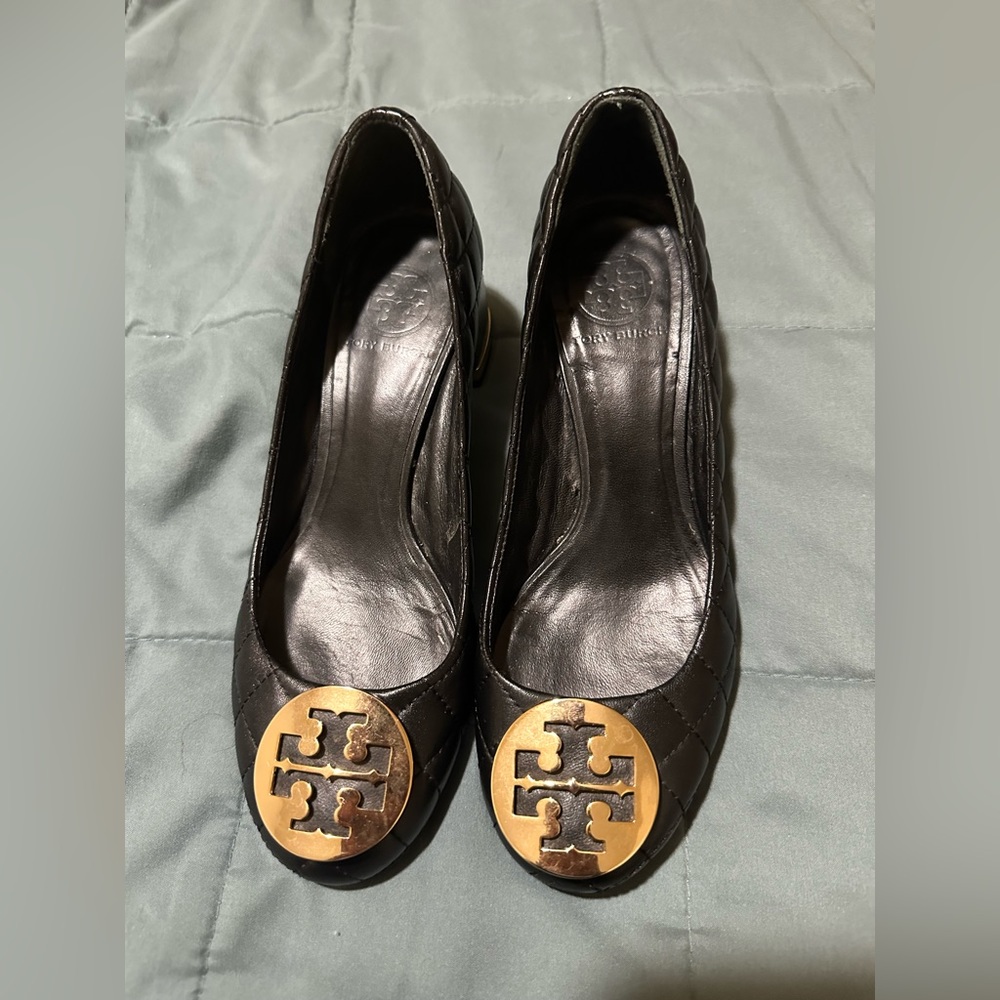Tory Burch leather pumps